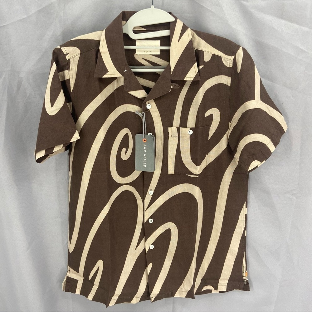Far Afield Selleck Short Sleeve Shirt Desert Palm Button Front Size Small NWT‎
